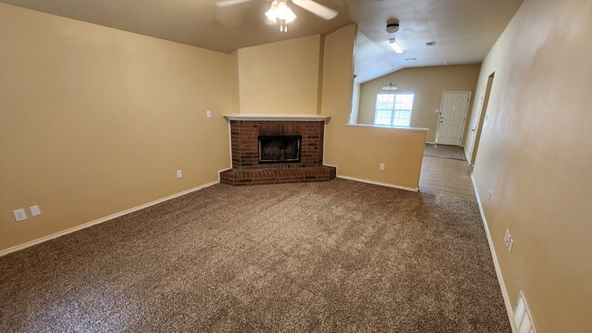 6535 93rd St in Lubbock, TX - Foto de edificio - Building Photo