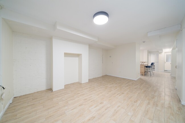 1205 Bloomfield St in Hoboken, NJ - Building Photo - Building Photo