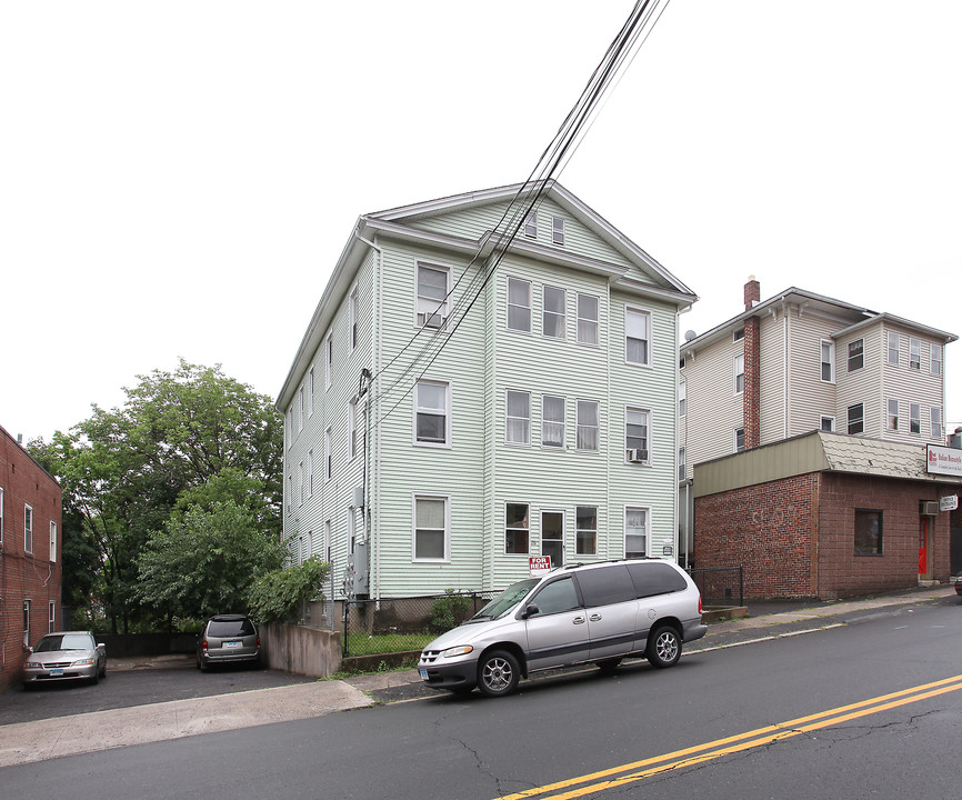 216 Broad St in New Britain, CT - Building Photo