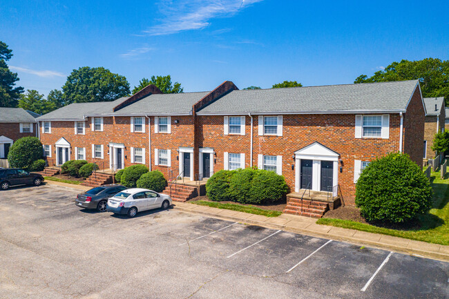 Kingly Ones and Briarwood Court Apartments in Richmond, VA - Building Photo - Building Photo