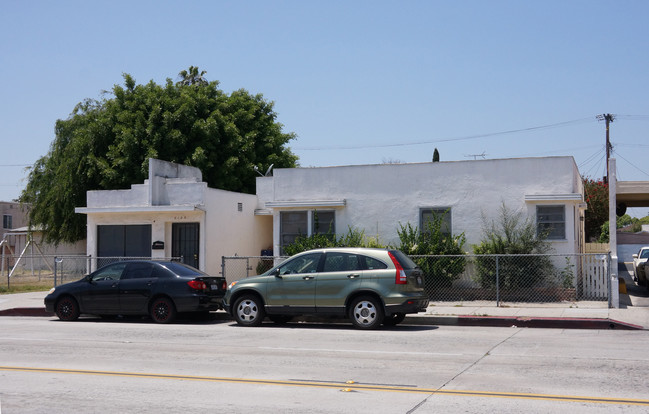 8125-8131 State St in South Gate, CA - Foto de edificio - Building Photo