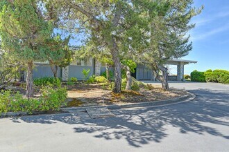 1000 Grass Valley Hwy in Auburn, CA - Building Photo - Building Photo