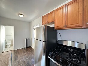 939 W Sunnyside Ave, Unit 2S in Chicago, IL - Foto de edificio - Building Photo