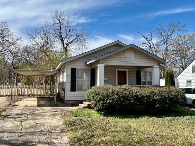 property at 1507 Lamar Pl