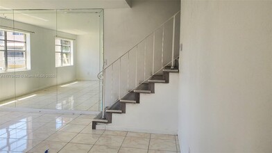 1305 W 53rd St in Hialeah, FL - Building Photo - Building Photo