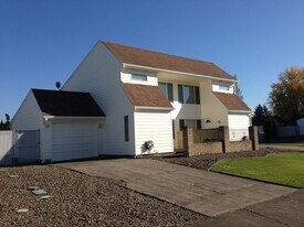 4212-4214 47th Ave NE in Salem, OR - Building Photo