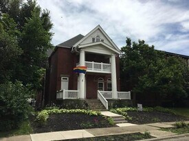 705 Bryden Rd in Columbus, OH - Building Photo