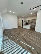 825 Landing Ln in Leander, TX - Building Photo - Building Photo