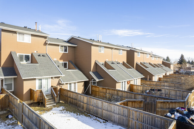 502 Cedarbrae Crt SE