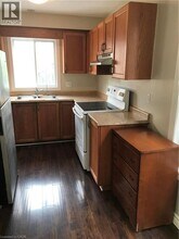 547 Chablis Dr in Waterloo, ON - Building Photo - Building Photo