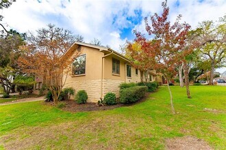 3401 Clearview Dr in Austin, TX - Building Photo - Building Photo
