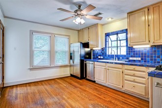 2324 Goldsmith St-Unit -2 in Houston, TX - Foto de edificio - Building Photo