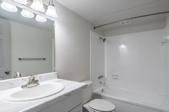 Landmark in Beaumont, TX - Building Photo - Building Photo