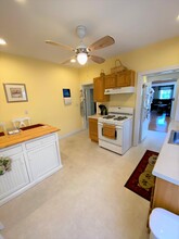 1096 Fellsway, Unit 1 in Medford, MA - Building Photo - Building Photo