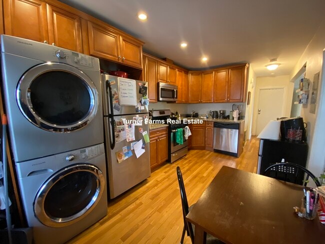 11 Leverett St, Unit 3