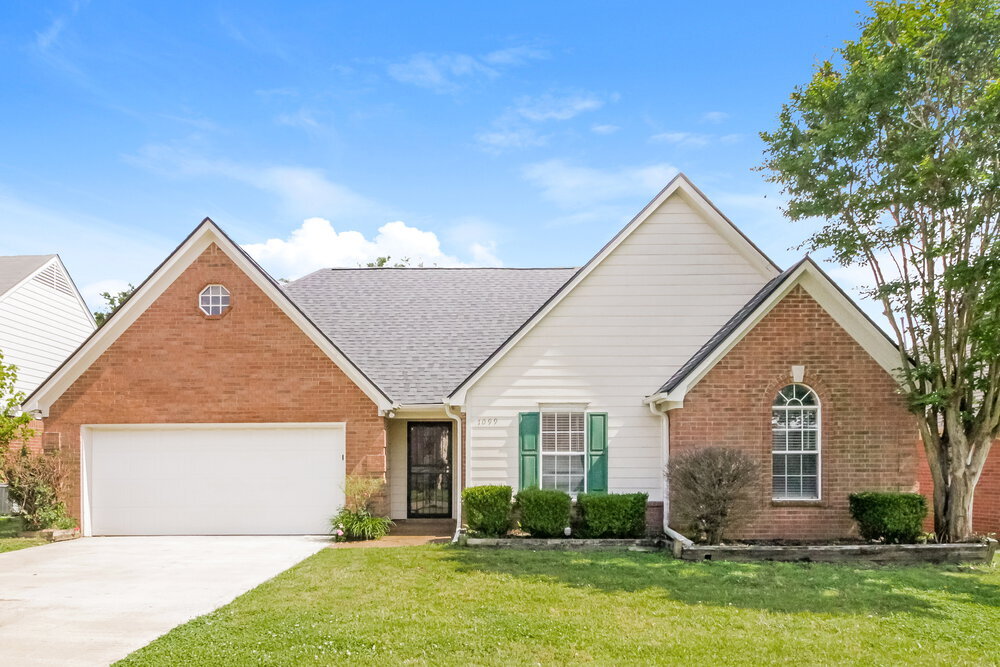 7099 Country Walk Dr in Cordova, TN - Building Photo