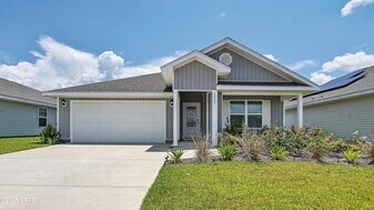 6488 Slabinski Ln in Panama City, FL - Building Photo