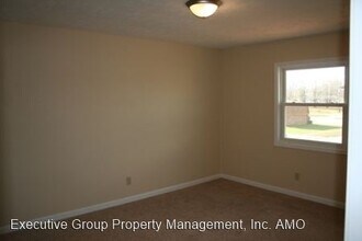 365 Elmwood Dr in Radcliff, KY - Building Photo - Building Photo