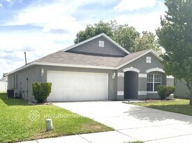 2802 Wilshire Rd in Clermont, FL - Building Photo