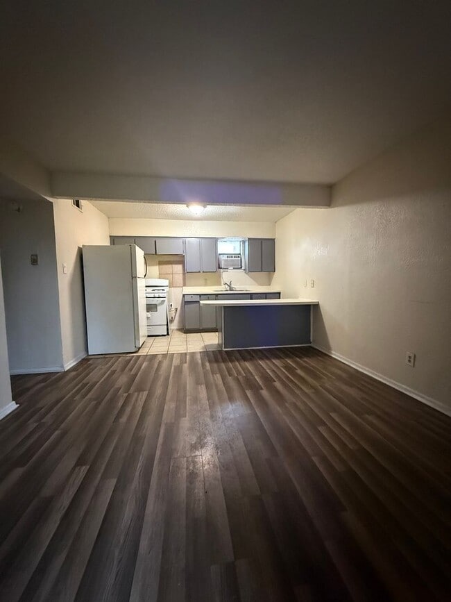 1601 E Central Texas Expy