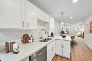 The Lauren in The Heights in Houston, TX - Building Photo