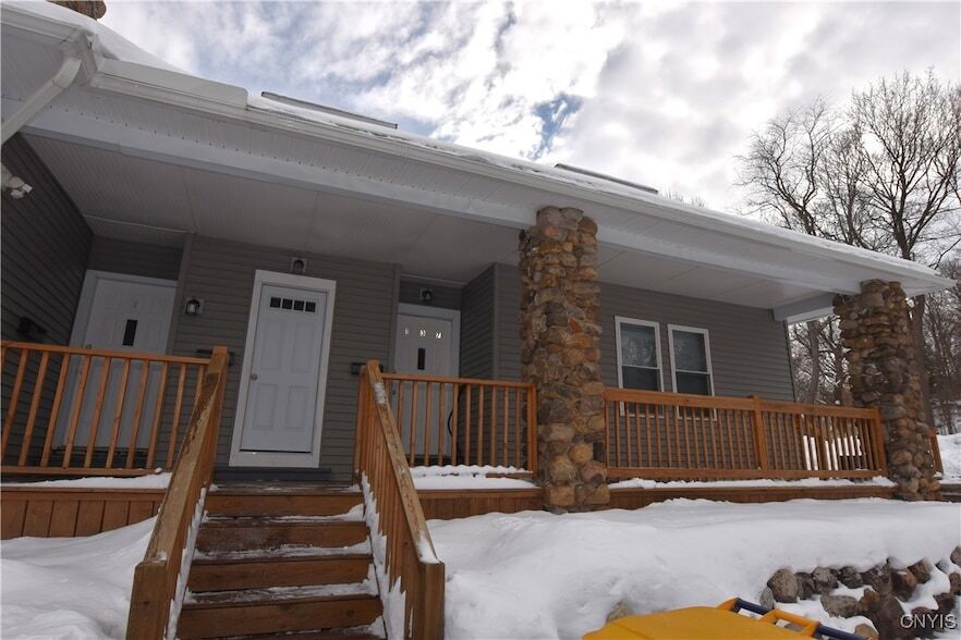 137 Genesee St in New Hartford, NY - Building Photo