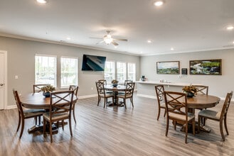 Covington Mill Village - 55+ SENIOR PROPERTY in Covington, GA - Foto de edificio - Interior Photo