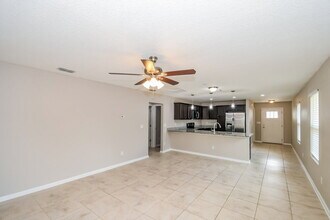 8403 Thor St in Jacksonville, FL - Foto de edificio - Building Photo