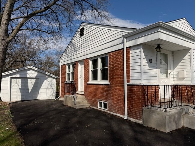 544 Glendale Ave in Glen Ellyn, IL - Building Photo - Building Photo