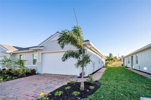 1066 Enbrook Lp in Naples, FL - Building Photo