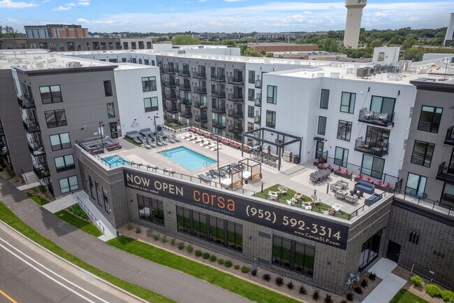 Corsa in St. Louis Park, MN - Foto de edificio - Building Photo