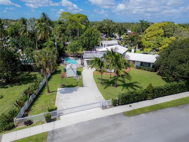 2101 SW 33rd Ave in Fort Lauderdale, FL - Building Photo - Building Photo