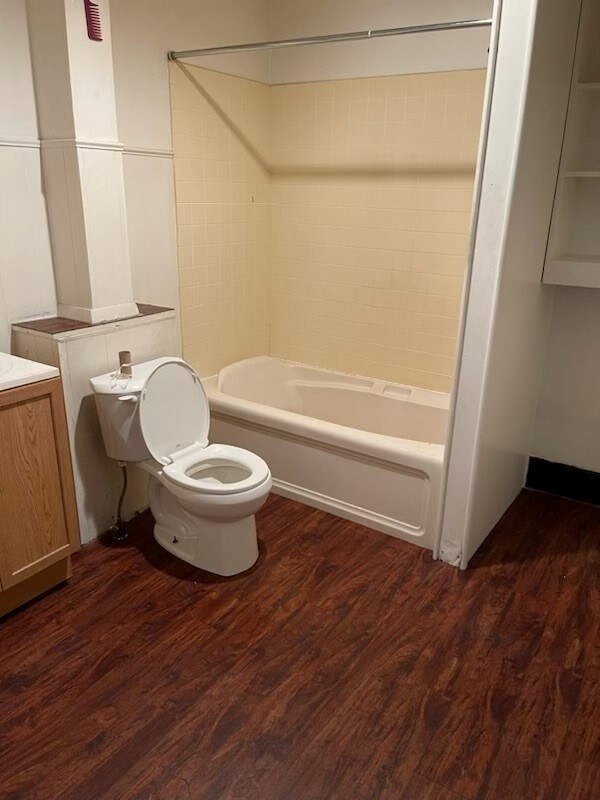 452 E 13th St-Unit -Down Back in Erie, PA - Building Photo - Building Photo