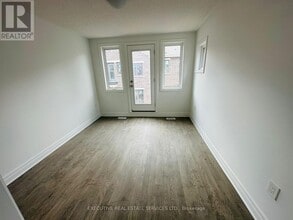 3090 William Cutmore Blvd in Oakville, ON - Building Photo - Building Photo