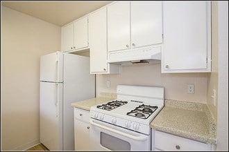 3310 Apartment Homes in Sacramento, CA - Building Photo - Interior Photo