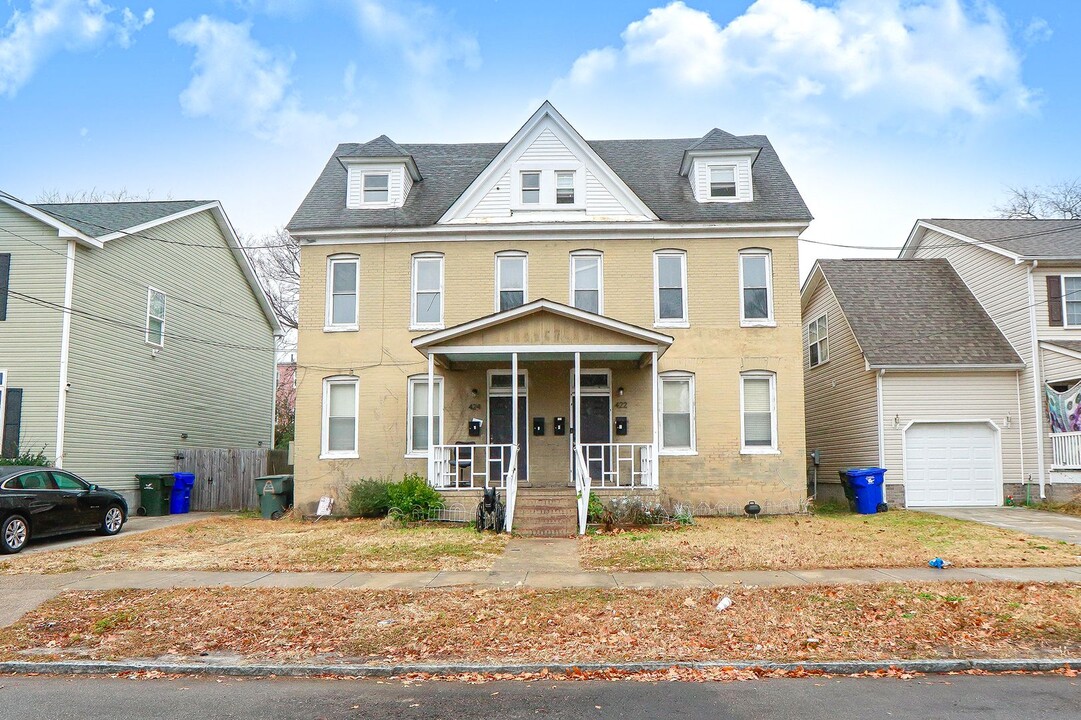 422-424 W 30th St in Norfolk, VA - Building Photo