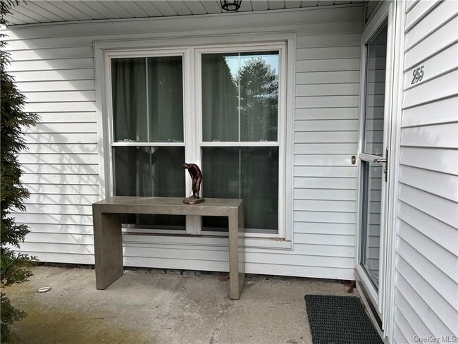 255 Homestead Village Dr in Warwick, NY - Building Photo - Building Photo