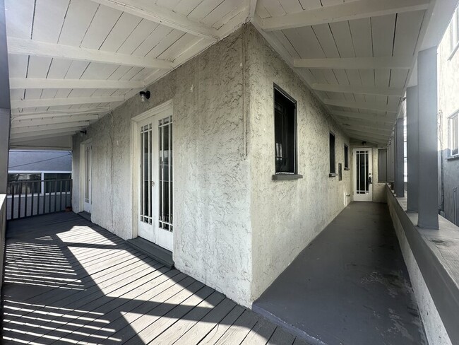 332 15th Pl in Manhattan Beach, CA - Building Photo - Building Photo