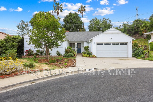property at 257 Lupine Pl
