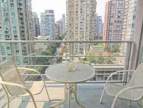 535 Smithe St in Vancouver, BC - Building Photo - Building Photo