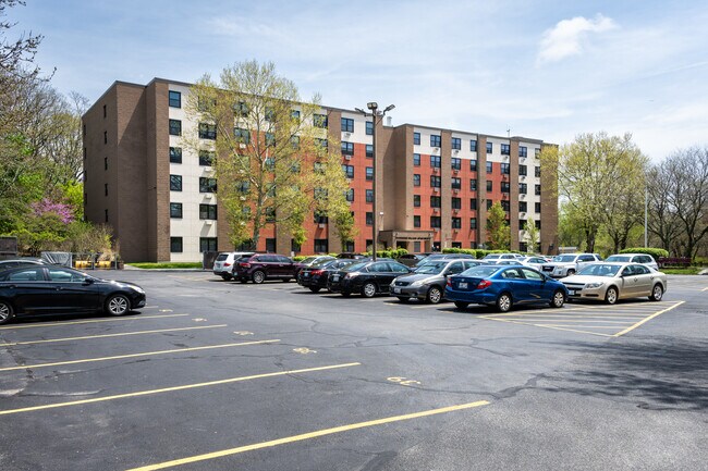 Riveredge Village Apartments