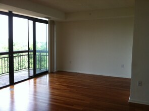2230 George C Marshall Dr in Falls Church, VA - Building Photo - Building Photo