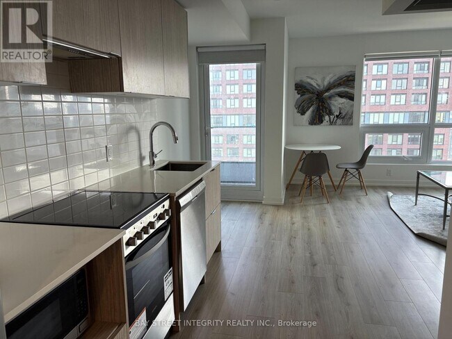 395-3395 Bloor St E in Toronto, ON - Building Photo - Building Photo