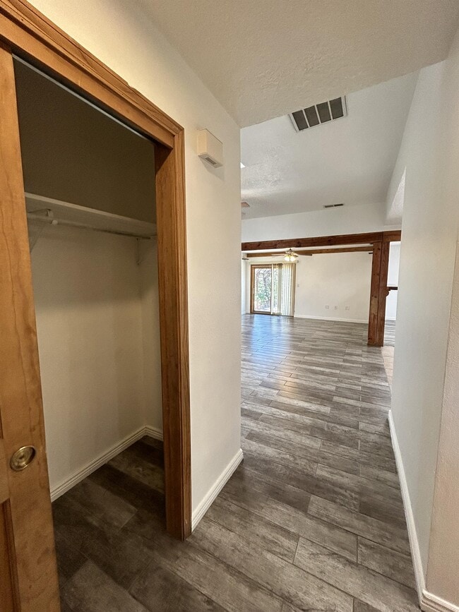 6101 Equestrian Dr NW in Albuquerque, NM - Building Photo - Building Photo