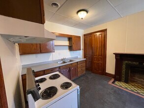 2303 Chapline St, Unit Second Floor in Wheeling, WV - Building Photo - Building Photo