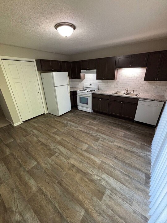 1231 60th St SE in Wyoming, MI - Building Photo