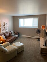1000 10th Ave NW, Unit D in Great Falls, MT - Building Photo - Building Photo