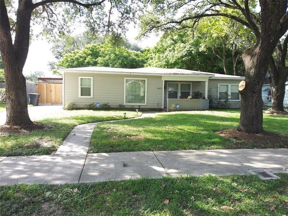 4907 Marietta Ln in Houston, TX - Building Photo