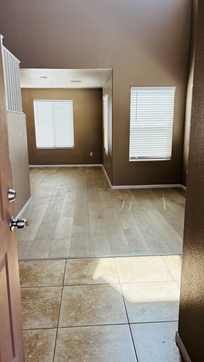 8132 Stonyford Ct in Las Vegas, NV - Building Photo - Building Photo