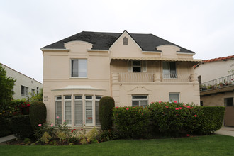 428 S Palm Dr in Beverly Hills, CA - Foto de edificio - Building Photo